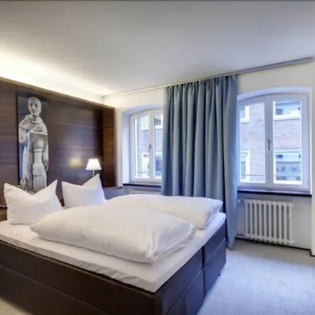 Stern Am Rathaus מלון 3*