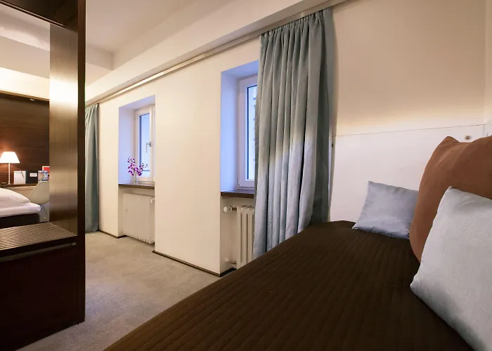 シュタルン アム ラットハウス 3*